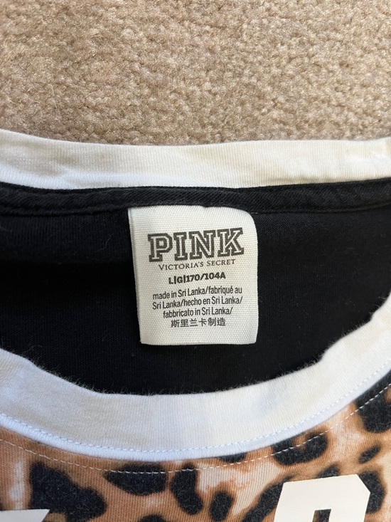 PINK Victoria's Secret Cheetah Print Long Sleeve Shirt Size Large - Picture 5 of 9